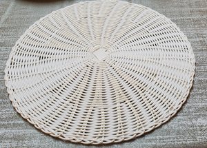 פלייסמנט בסקט לבן