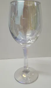 גביע שקוף על רגל